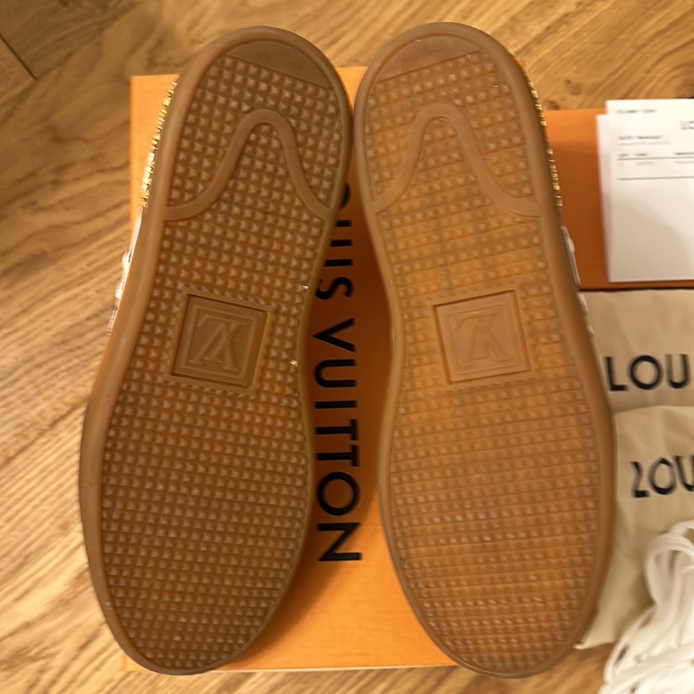 Louis Vuitton Sneaker 1A5790 37.5 Box Dust Bag extra shoe strings - Picture 4 of 8